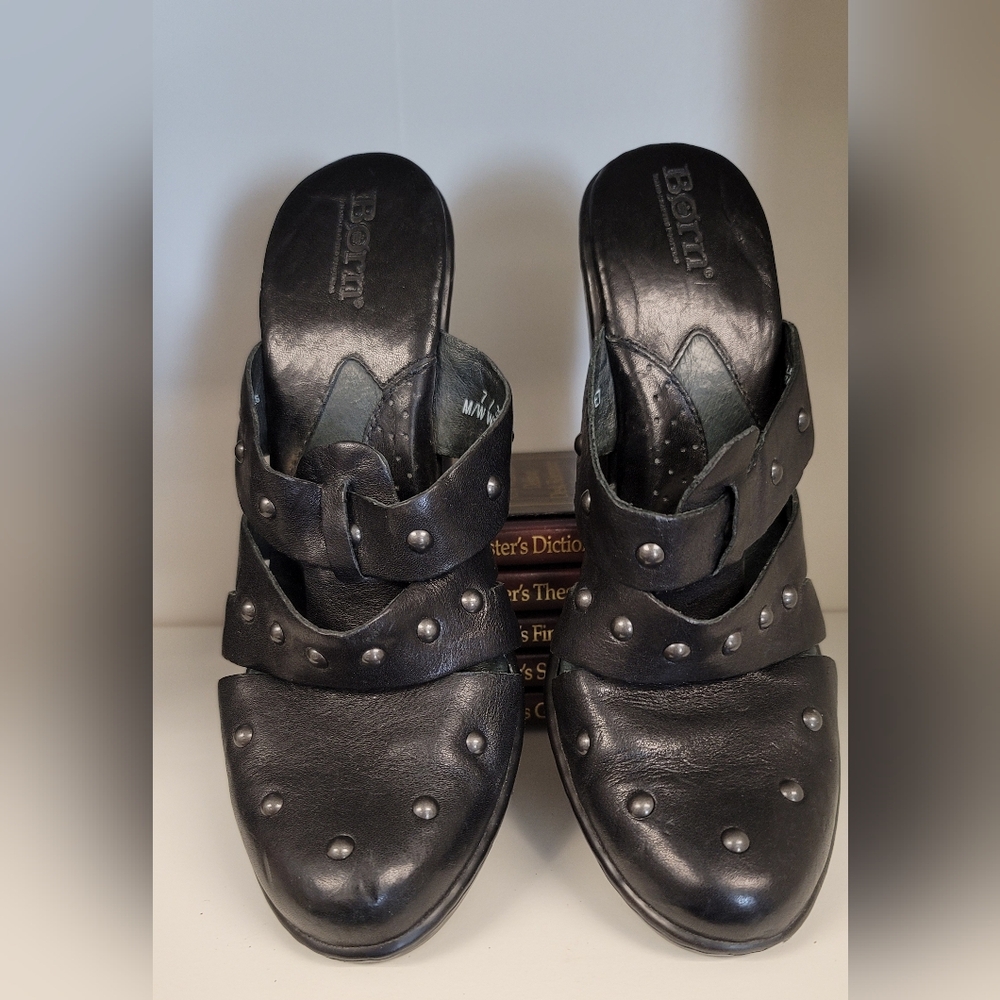 Born slip on - clogs